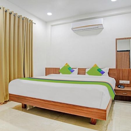 Treebo Shivaay Hotell Indore Exteriör bild
