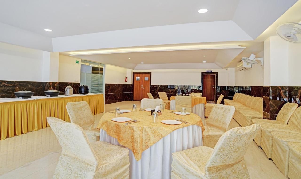 Treebo Shivaay Hotell Indore Exteriör bild