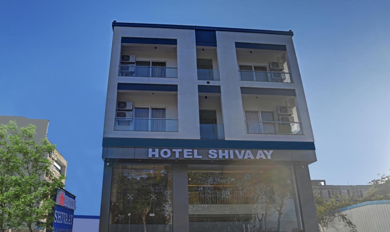 Treebo Shivaay Hotell Indore Exteriör bild