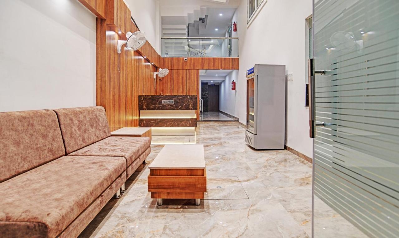 Treebo Shivaay Hotell Indore Exteriör bild