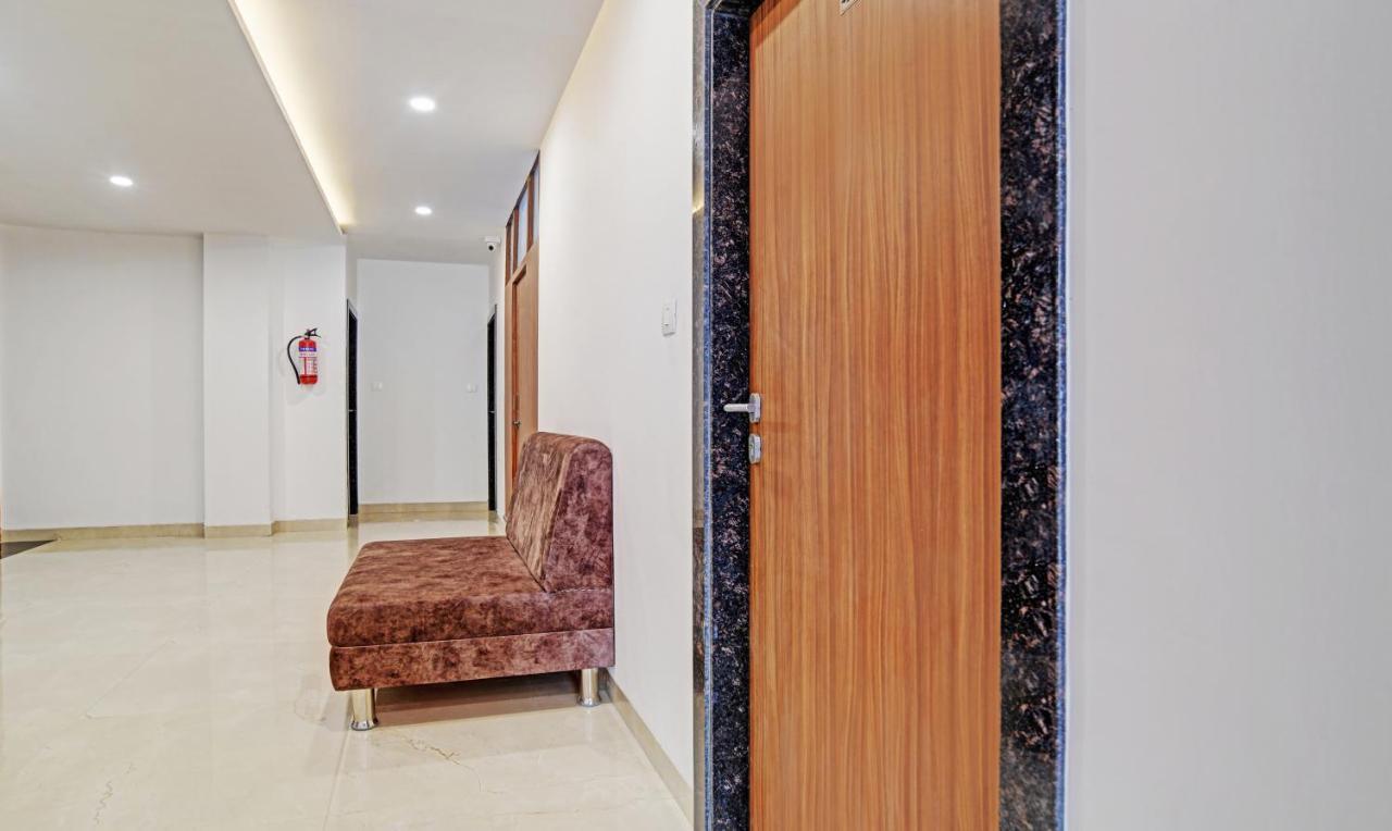 Treebo Shivaay Hotell Indore Exteriör bild