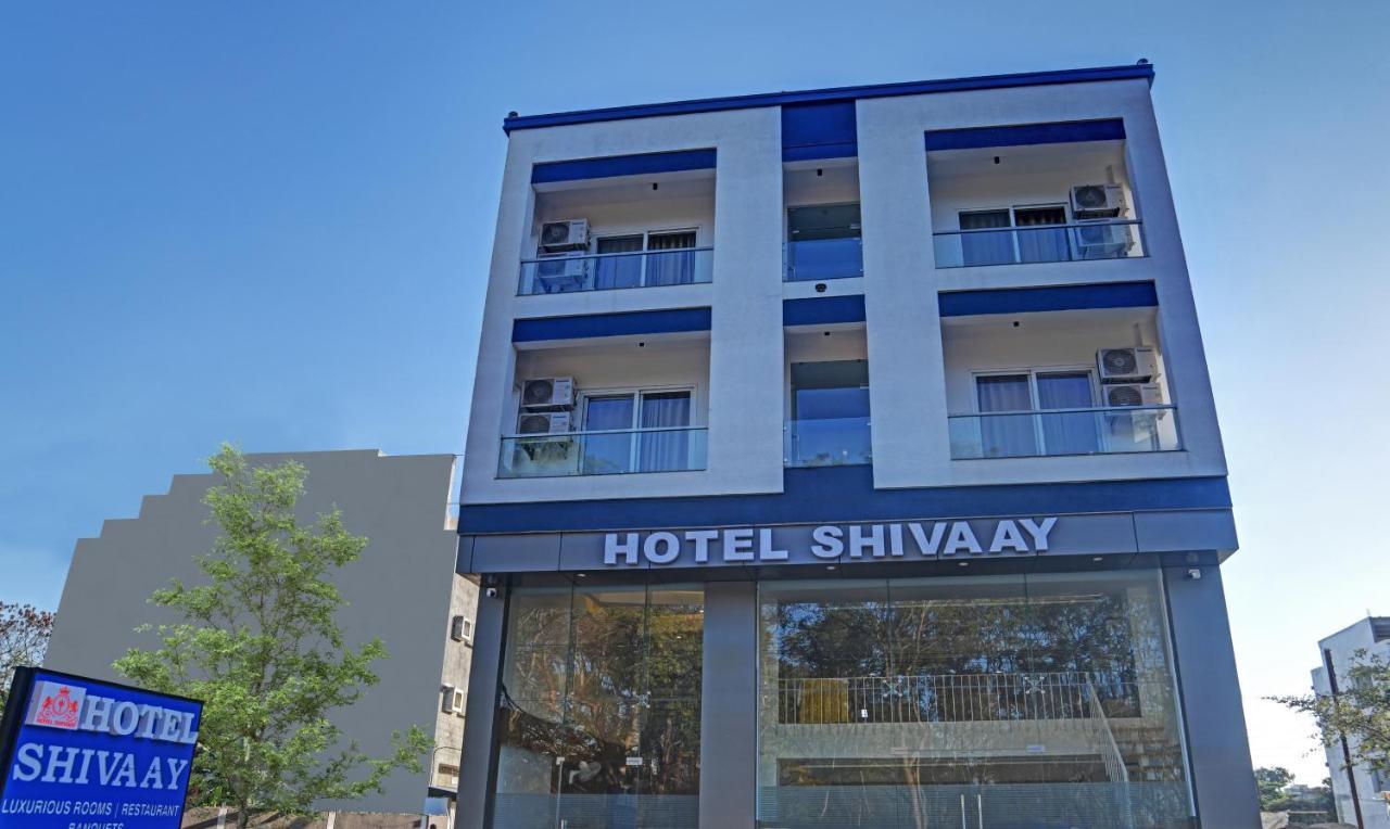 Treebo Shivaay Hotell Indore Exteriör bild