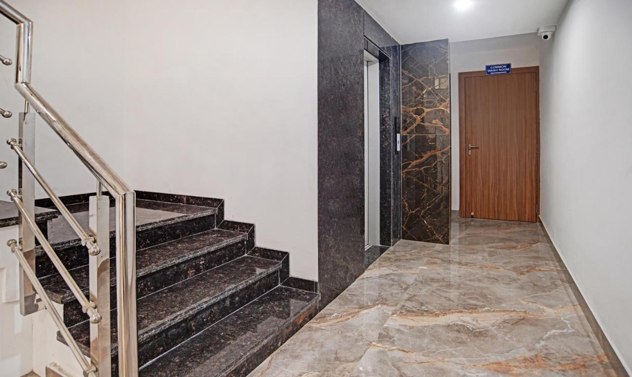 Treebo Shivaay Hotell Indore Exteriör bild