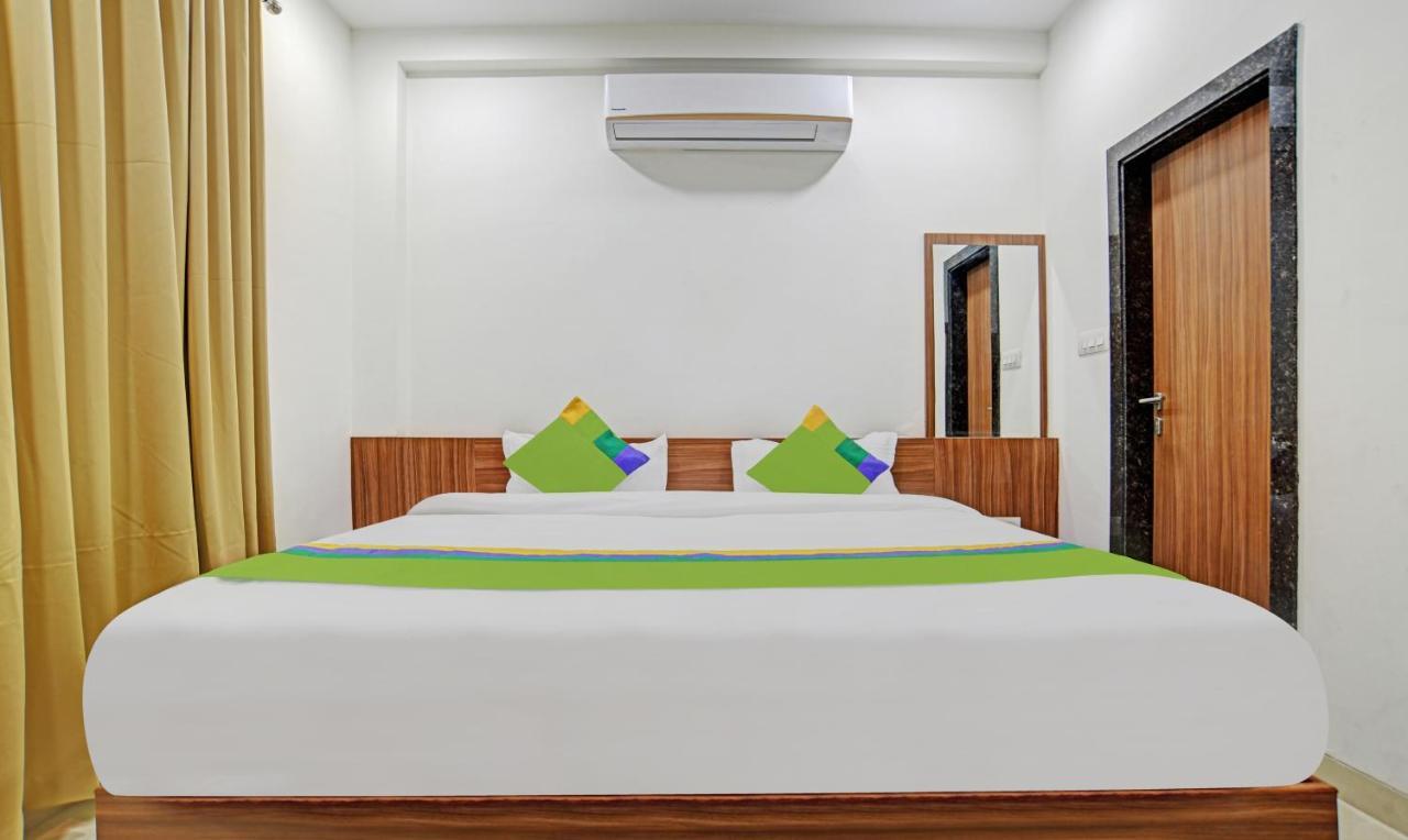 Treebo Shivaay Hotell Indore Exteriör bild