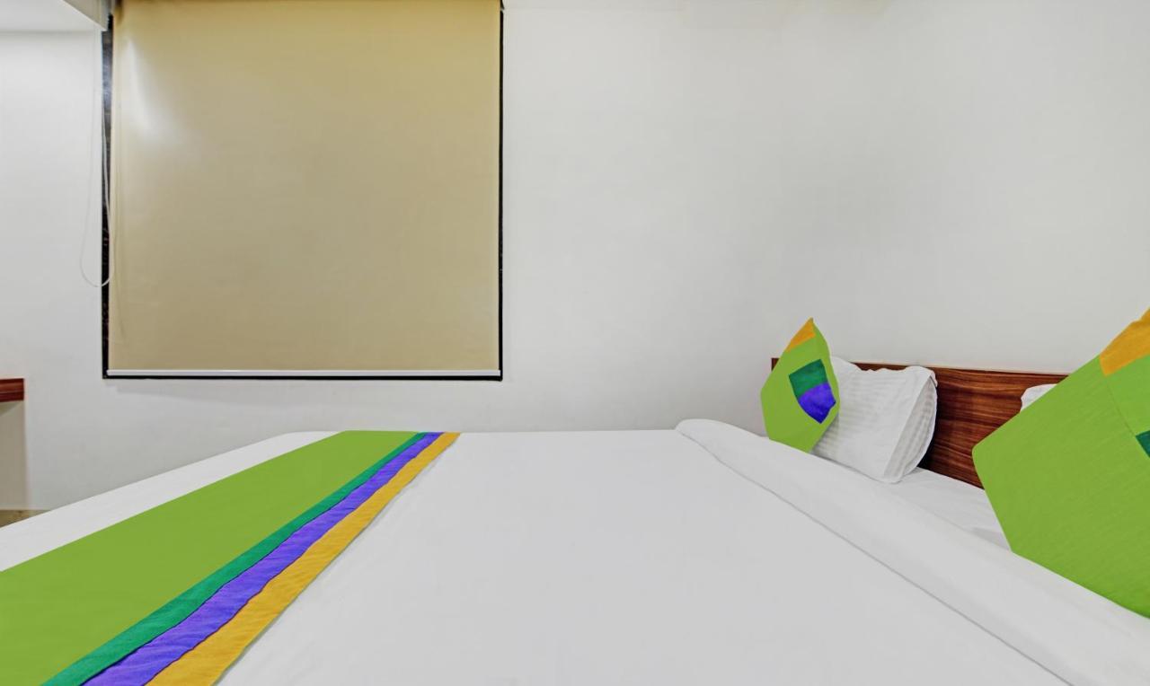 Treebo Shivaay Hotell Indore Exteriör bild