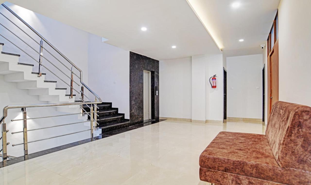 Treebo Shivaay Hotell Indore Exteriör bild